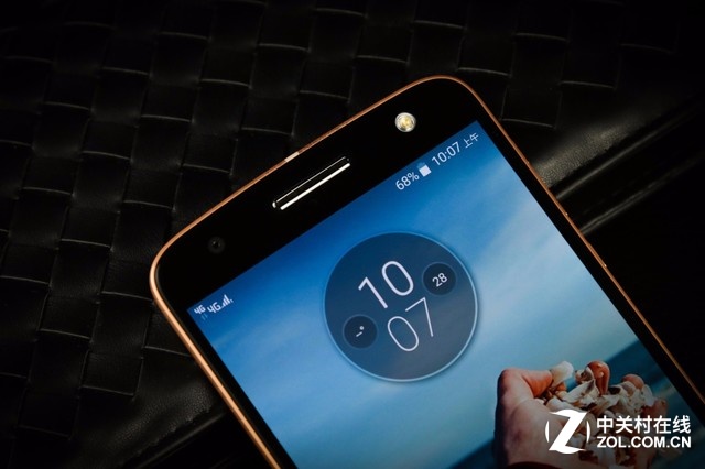 ���Զ���ģ������� Moto Z���ͼ��