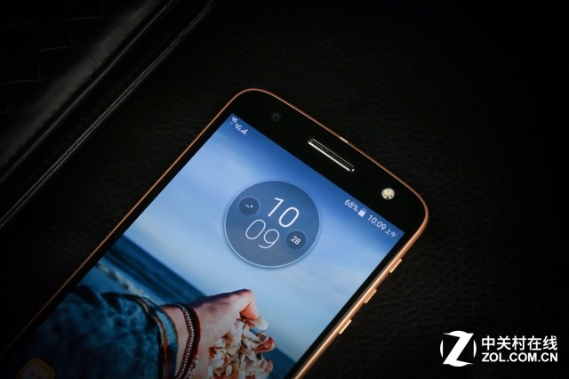 ���Զ���ģ������� Moto Z���ͼ��