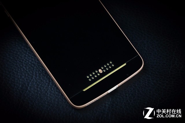 ���Զ���ģ������� Moto Z���ͼ��