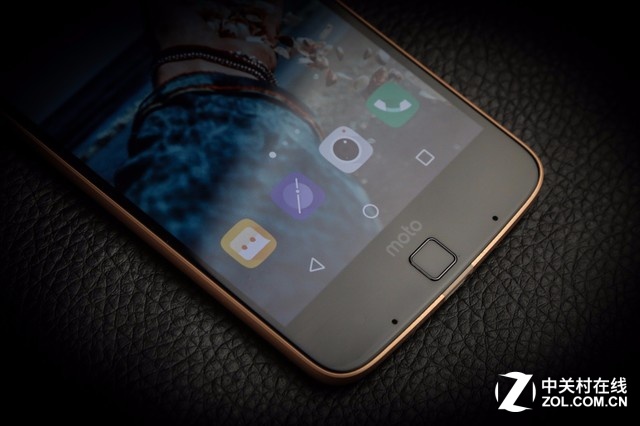���Զ���ģ������� Moto Z���ͼ��