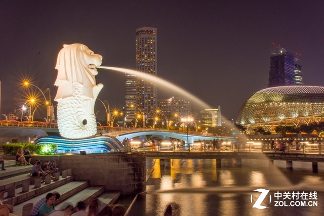 大c游世界 新加坡的地标象征鱼尾狮像