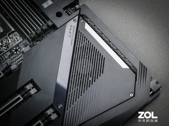 Ϯ AORUS TRX40  XTREMEͼ 