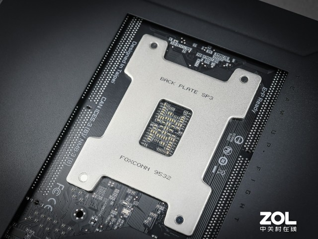 Ϯ AORUS TRX40  XTREMEͼ 