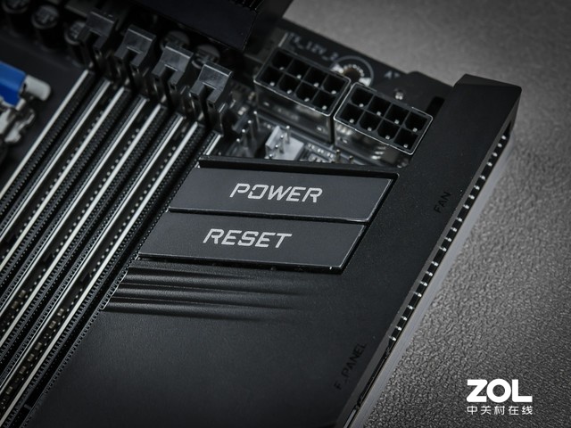 Ϯ AORUS TRX40  XTREMEͼ 