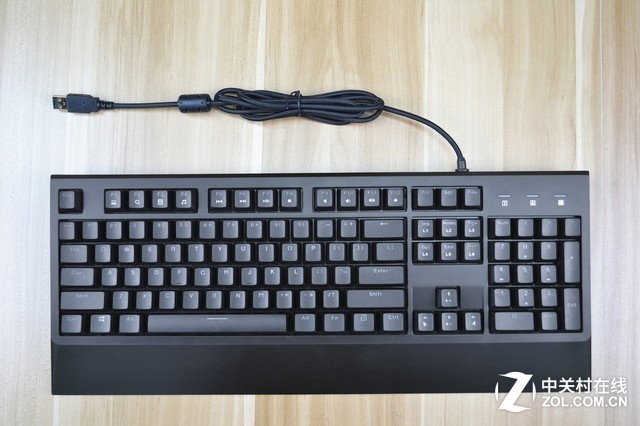 樱桃红轴机械键盘雷霆世纪莫石c104r图赏