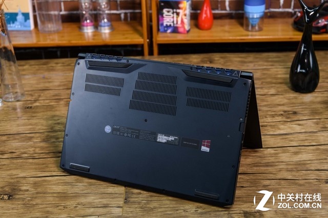 Max Q轻薄典范 宏碁Predator Triton 700图赏