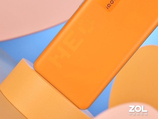 这抹橙，很靓：iQOO Neo5像素橙真机图赏