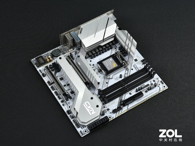 ɫֵ ߲ʺCVN Z590Mѩͼ