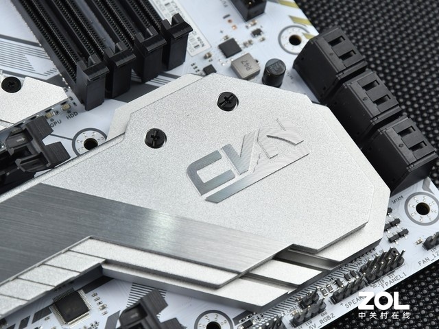 ɫֵ ߲ʺCVN Z590Mѩͼ