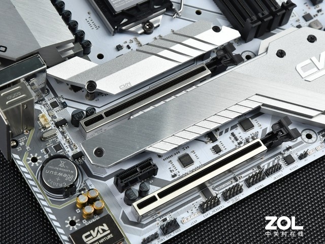 ɫֵ ߲ʺCVN Z590Mѩͼ
