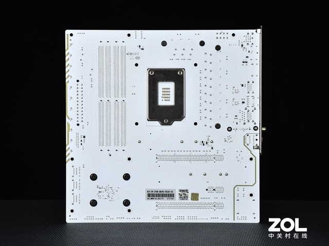 ɫֵ ߲ʺCVN Z590Mѩͼ