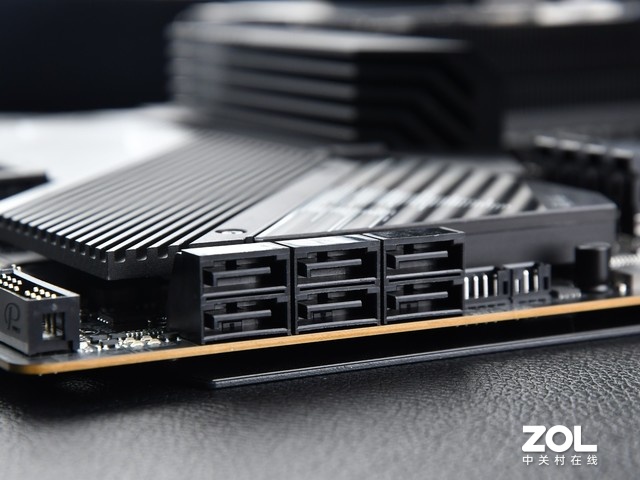 Ϯ Z690 AORUS MASTERͼ