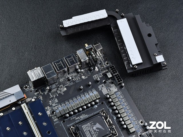 Ϯ Z690 AORUS MASTERͼ