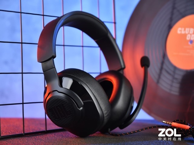 λJBL QUANTUM200 