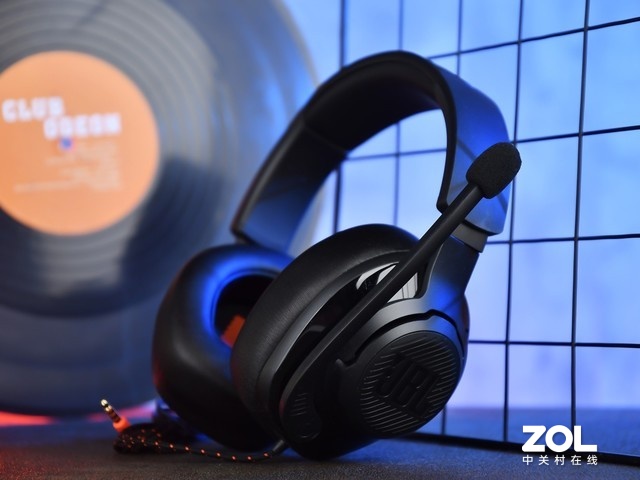 λJBL QUANTUM200 