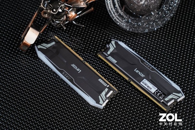 Lexar׿ɳս֮DDR5 RGBڴͼͣ7000MT/s