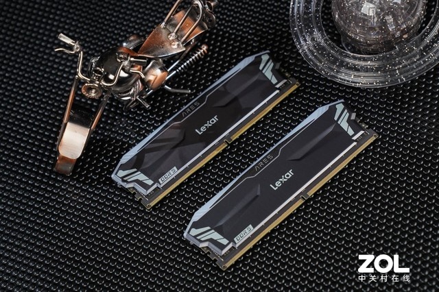 Lexar׿ɳս֮DDR5 RGBڴͼͣ7000MT/s