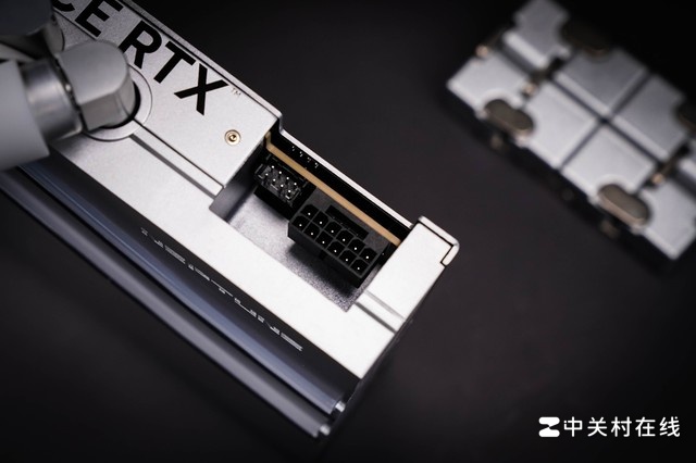 ֱǹƷ iGame RTX 4080 SUPERˮͼ