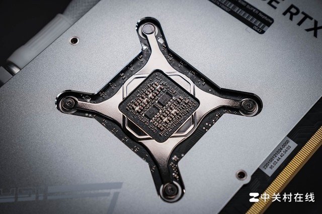 ֱǹƷ iGame RTX 4080 SUPERˮͼ
