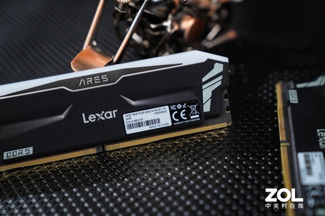 Lexar׿ɳս֮DDR5 RGBڴͼͣ7000MT/s