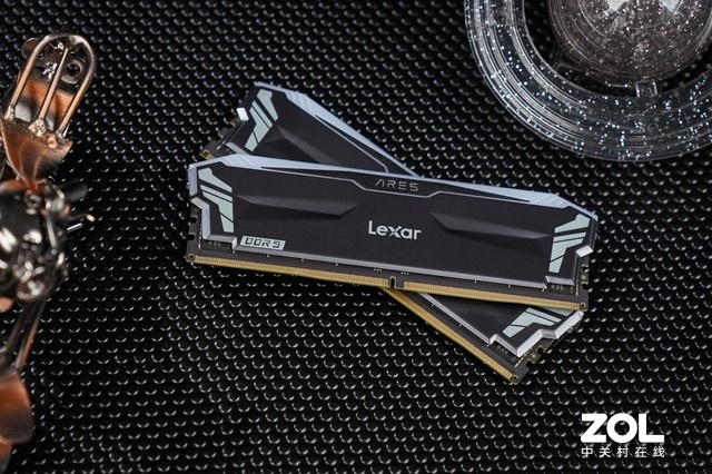 Lexar׿ɳս֮DDR5 RGBڴͼͣ7000MT/s