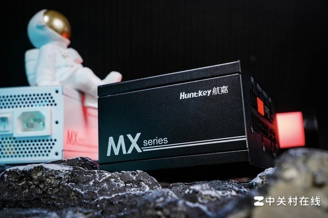 航嘉MX750P电源图赏:颜值实力兼具