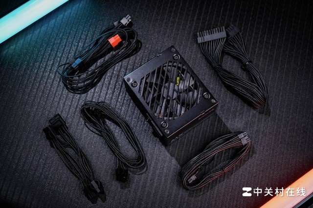 航嘉MX750P电源图赏:颜值实力兼具