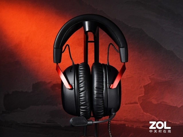 HyperX Cloud IIIͼͣǿλ