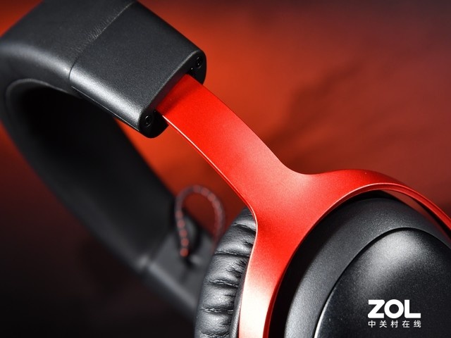 HyperX Cloud IIIͼͣǿλ
