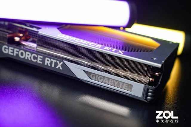 RTX 4070 Ti GAMING OCͼ