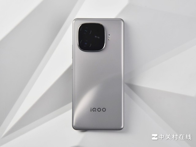 iQOO Z9 Turbo+ͼ Ӱɫֵ