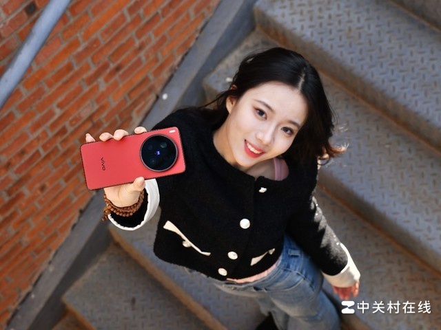 现代科技中融入复古情怀  vivo X200 Ultra红圈美图欣赏