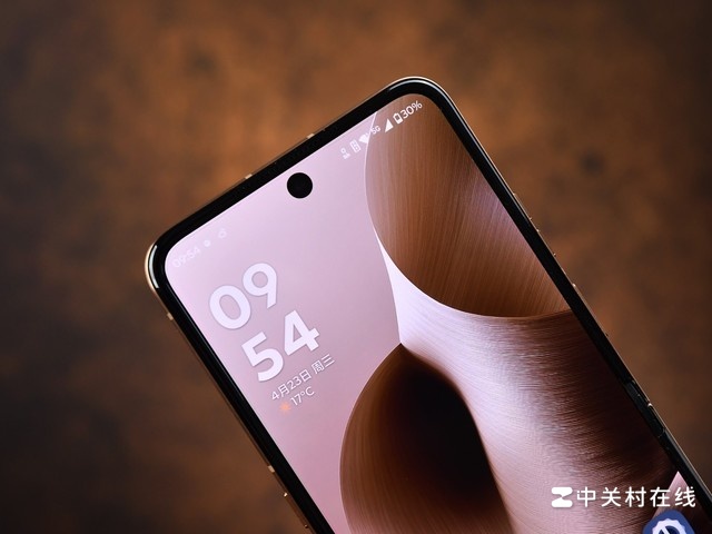 moto razr 60 Ultra新机图赏：新材质好手感