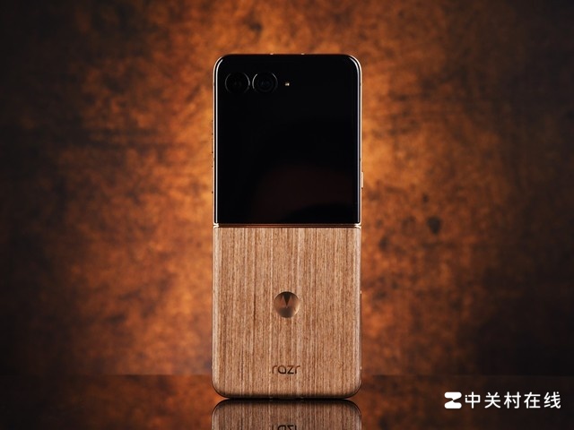 moto razr 60 Ultra新机图赏：新材质好手感
