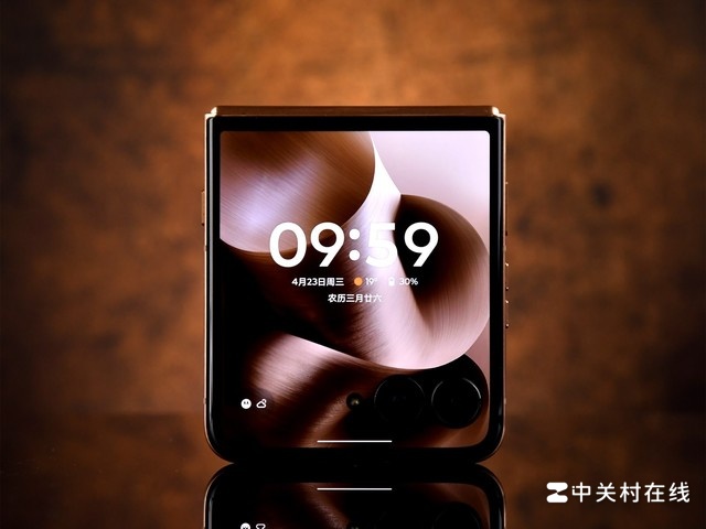 moto razr 60 Ultra新机图赏：新材质好手感