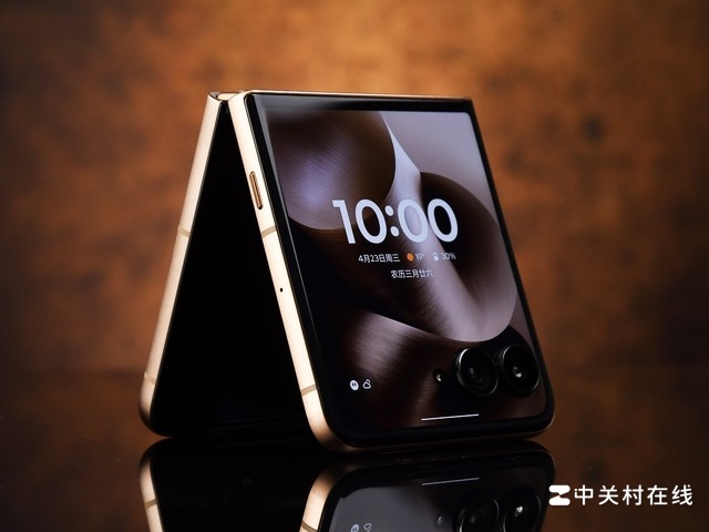 moto razr 60 Ultra新机图赏：新材质好手感