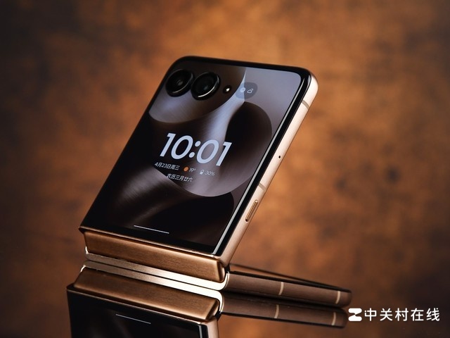 moto razr 60 Ultra新机图赏：新材质好手感