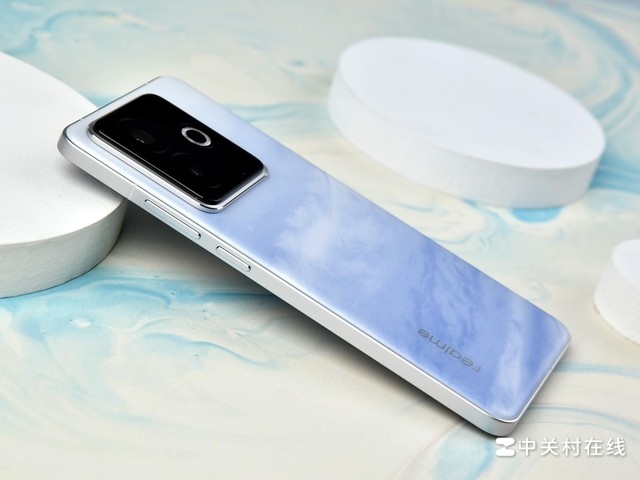 ���Ժ����ǵİ���ɫ�籩������GT7 Pro���ٰ�ͼ��