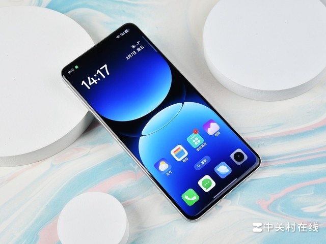 ���Ժ����ǵİ���ɫ�籩������GT7 Pro���ٰ�ͼ��