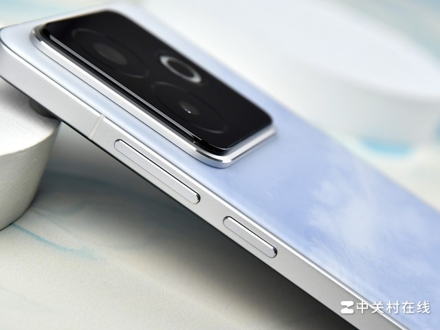 ���Ժ����ǵİ���ɫ�籩������GT7 Pro���ٰ�ͼ��