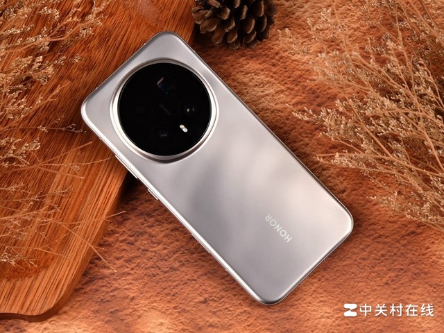 AI���콢�ǳ� ��ҫ Magic 8 Pro�»�ͼ��