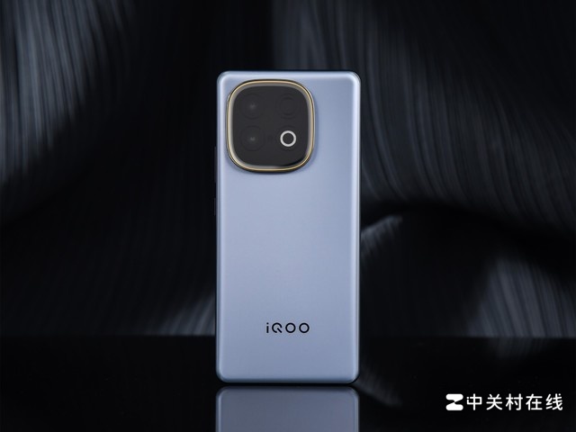 ������ѧ�ٽ��� iQOO Z10 Turbo+�»�ͼ��