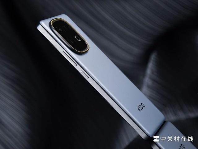 ������ѧ�ٽ��� iQOO Z10 Turbo+�»�ͼ��