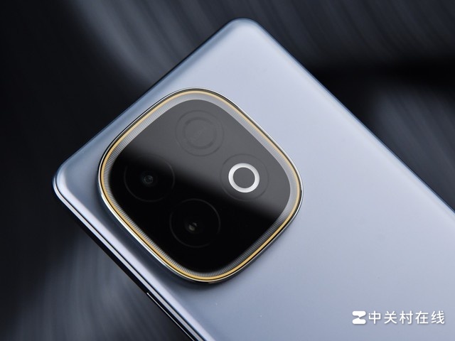 ������ѧ�ٽ��� iQOO Z10 Turbo+�»�ͼ��