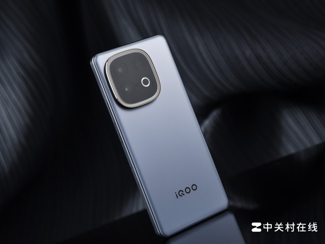 ������ѧ�ٽ��� iQOO Z10 Turbo+�»�ͼ��