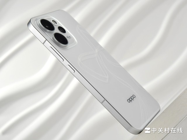 ����������˿��ǹ⣬OPPO Reno15 Proͼ��