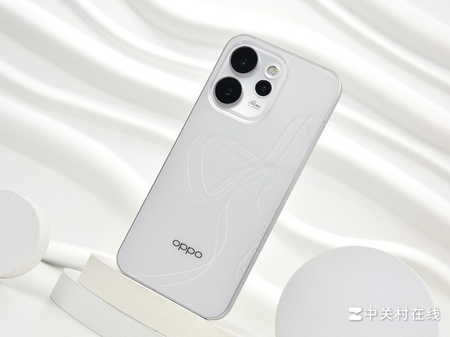 ����������˿��ǹ⣬OPPO Reno15 Proͼ��