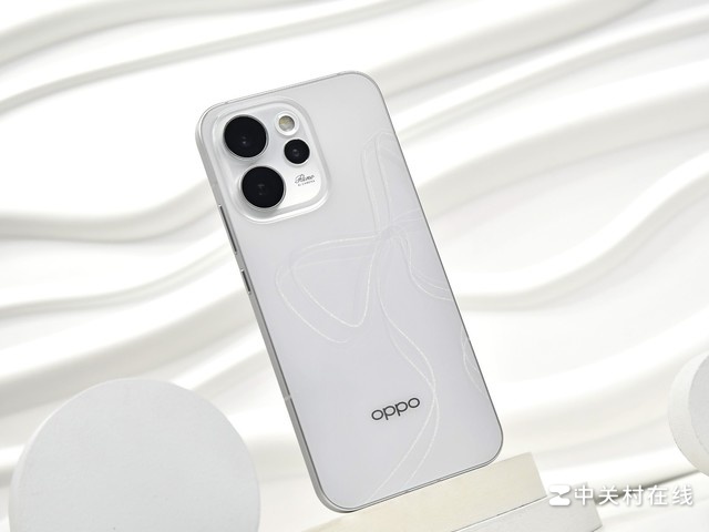 ����������˿��ǹ⣬OPPO Reno15 Proͼ��
