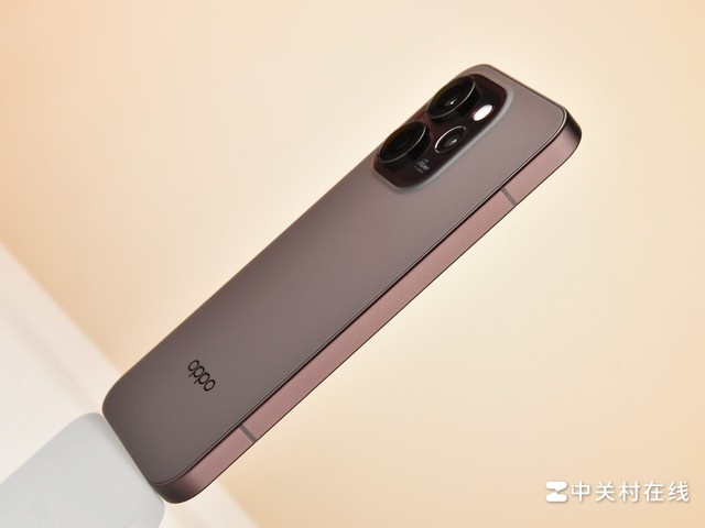 复古浪漫,可盐可甜 OPPO Reno15可露丽棕图赏