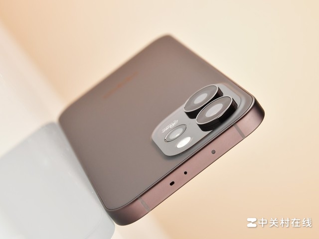 复古浪漫,可盐可甜 OPPO Reno15可露丽棕图赏